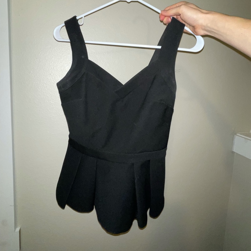 LOT (2) Banana Republic Peplum tank Tops WHITE & BLACK - Picture 5 of 7